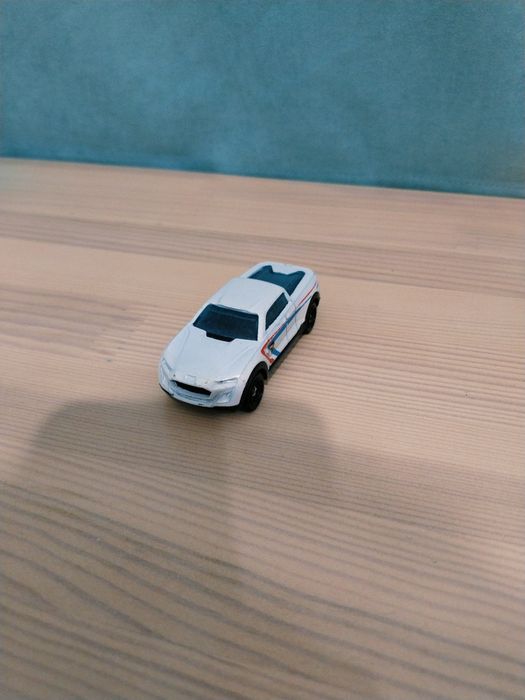 Машинка от hotwheels