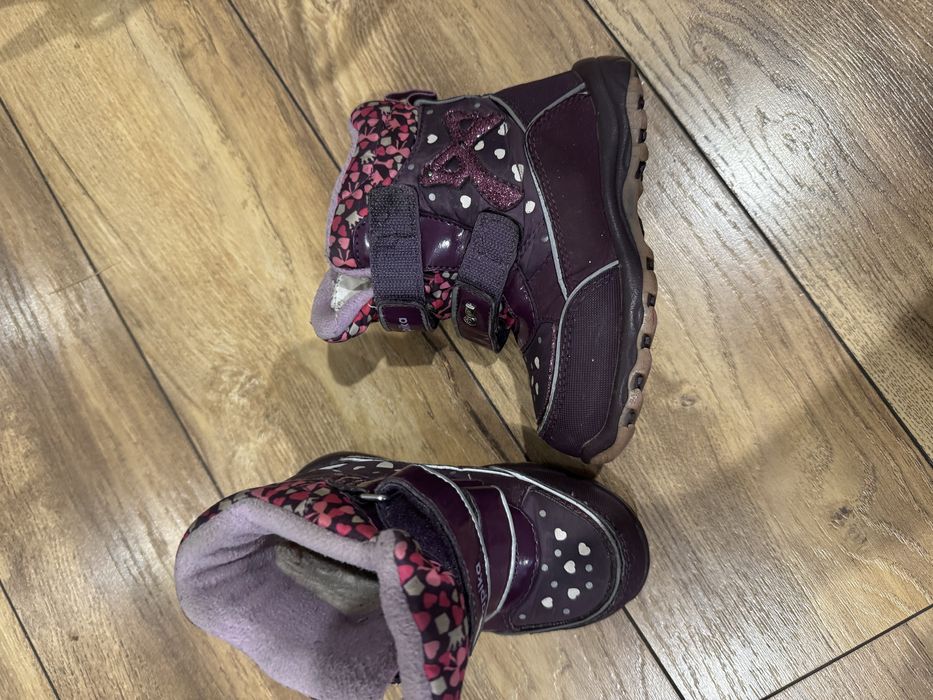 Отдам бесплатно детскую обувь для девочки