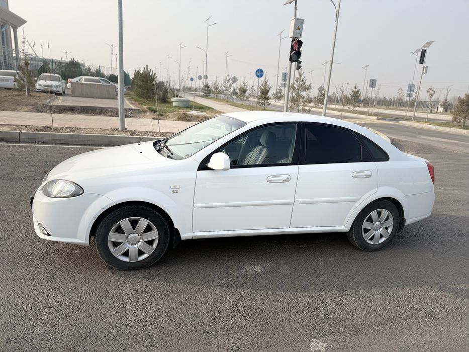 Срочно продается автомобиль Gentra