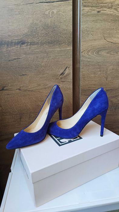 Pantofi Ivanka Trump marimea 37.5