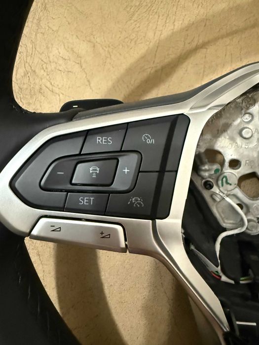 Чисто нов,оригинален мултиволан за Фолксваген-Volkswagen