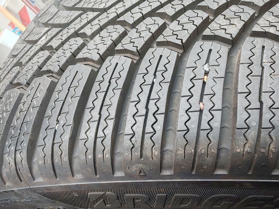 235/40/19 - Bridgestone