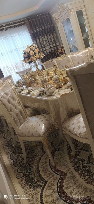 С бонусом.Продается стол и 12 стульев