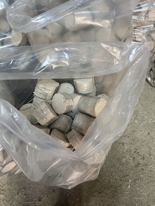 brichiete foc brad si sejar