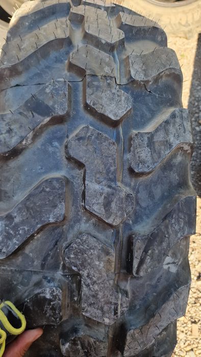 Cauciuc 14.5R20 (365/80R20) marca Mitas, nou