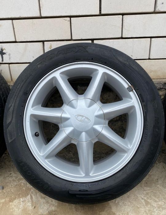 Продам шины с дисками в отличном состояний