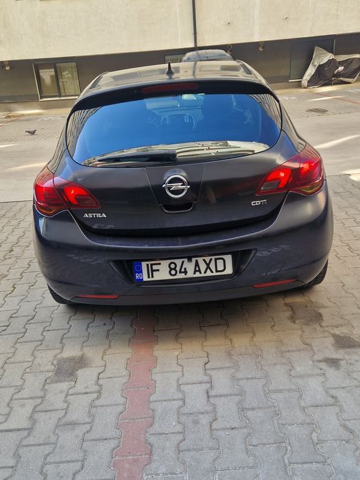 Okazie unică! Vand opel astra j 2011 euro 5  1.7 diesel  125 cp