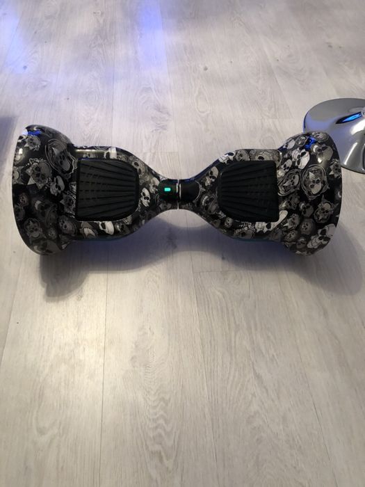 Hoverboard Skull