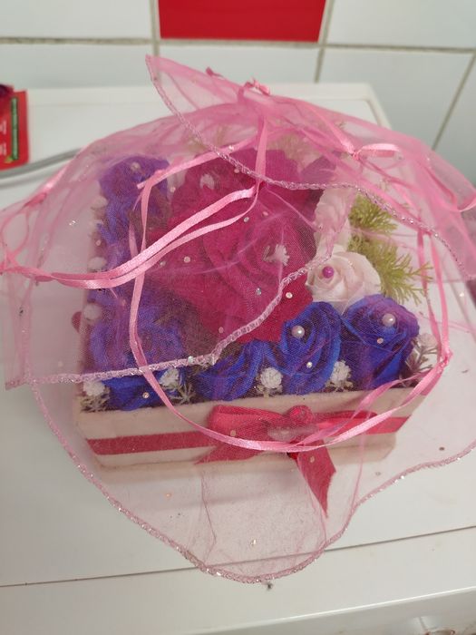 Aranjament floral artificial