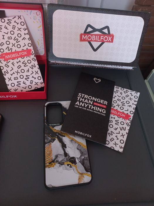 Vând husă mobilfox samsung Galaxy A33 + folie