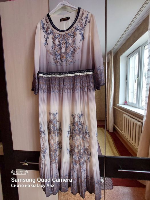 Киімдер сатылады