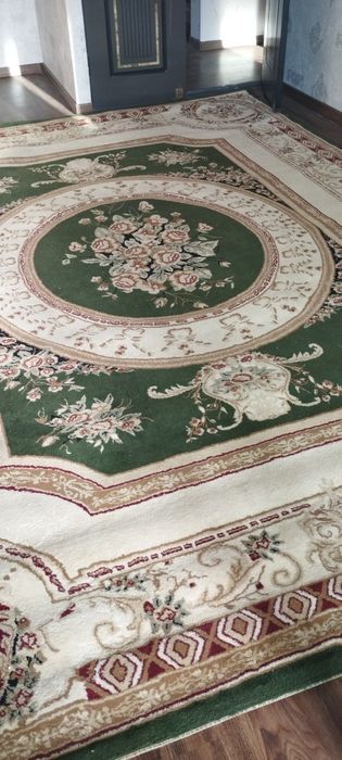 Ковёр продаётся.