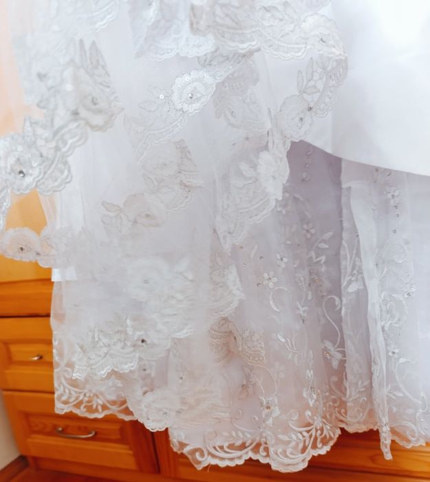 Булчинска рокля букет за кола и за ръка