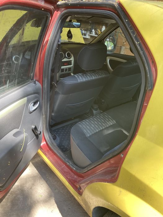 De vinzare dacia logan 16,16v din 2012