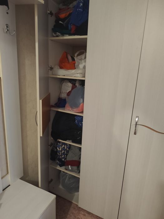 Продается шкаф в в хорошем состоянии.