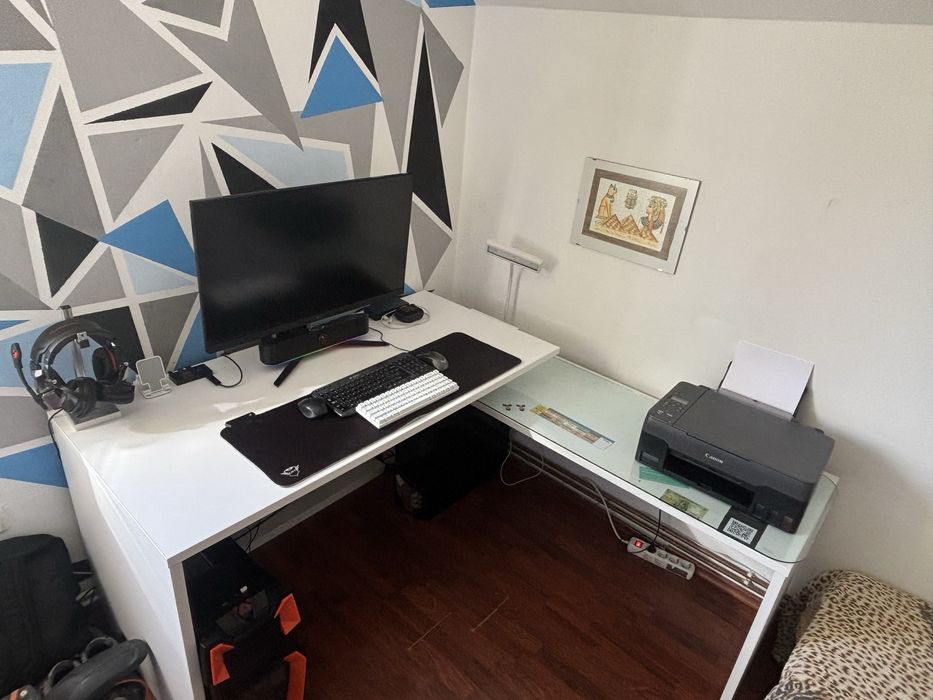 Vând birou pe colt “Casa Rusu” alb, dreapta/stanga, 140/140