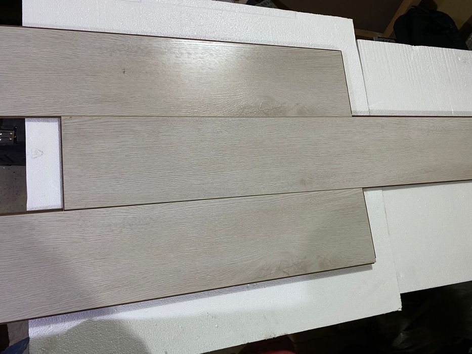 Ламинат в наличии