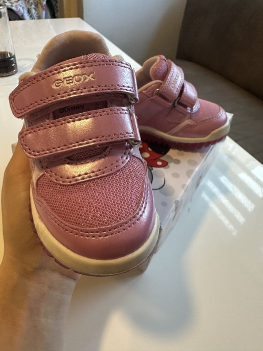 Светещи Бебешки / детски обувки Geox в колаборация с Disney
