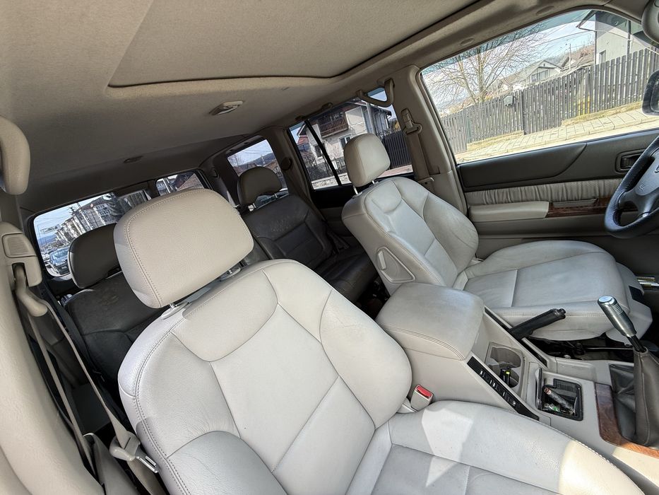 Nissan patrol y61 2004 model america autoutilitar td42