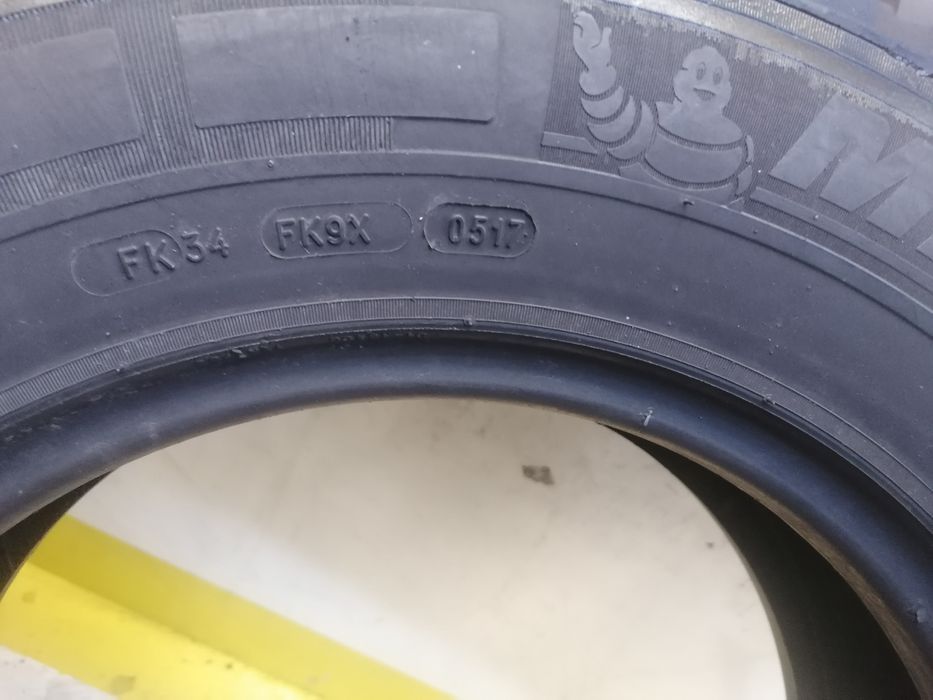 215/70/15 C vara 2*Michelin dot 0517. 5,46mm