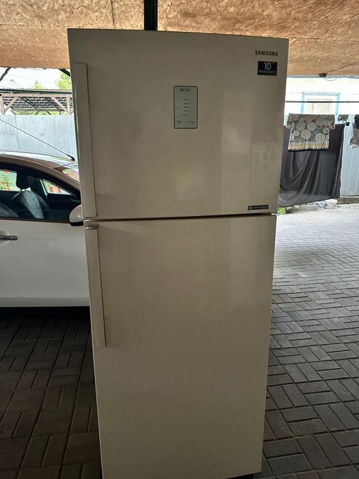 Холодильник Samsung
