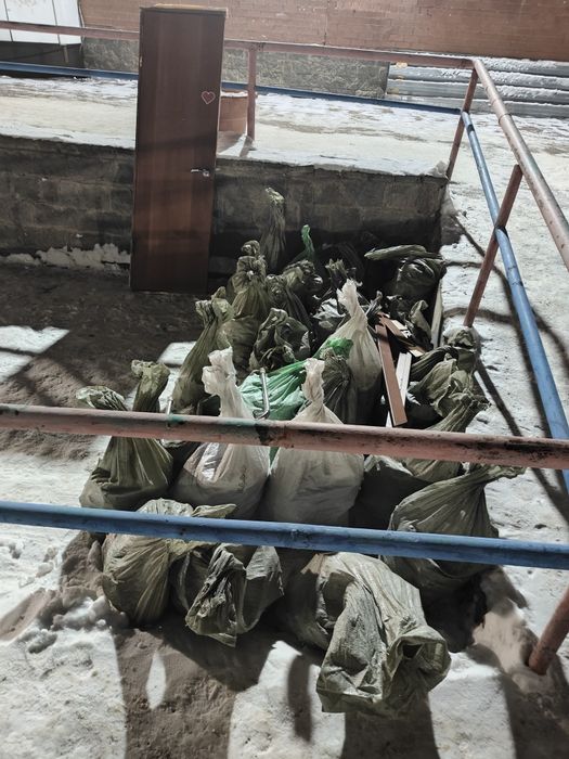 Отдам даром мусор строительный