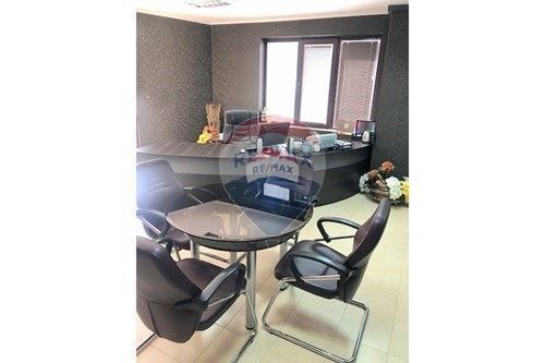 Дава се под наем Офис в Варна, ВИНС - 295 кв.м за 2000 € - Снимка #1