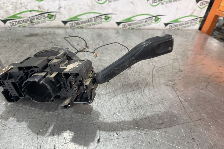 Maneta semnalizare 8L0953513G / 8L0 953 513 G Skoda Fabia 6Y