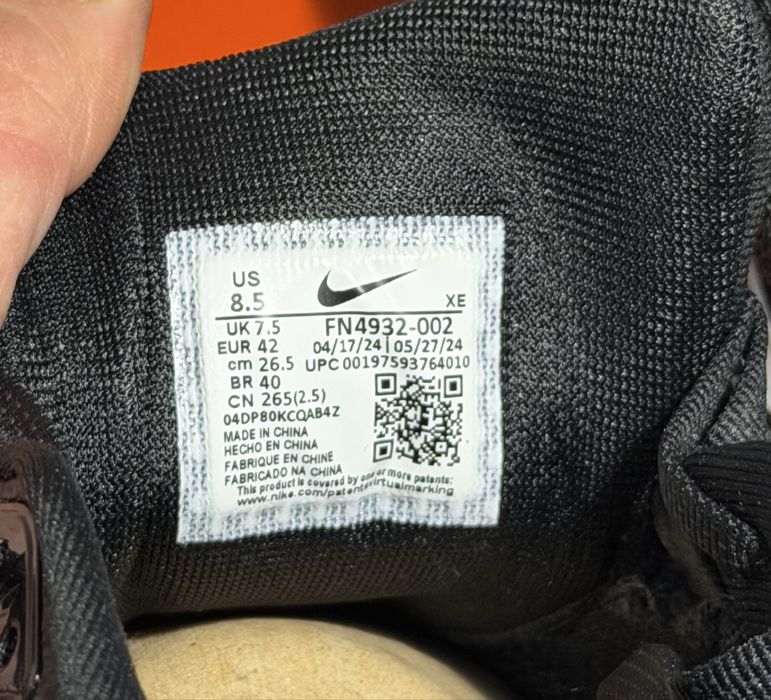 Продам кроссовки Найк оригинал