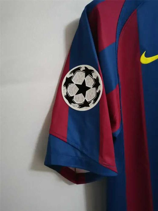 Tricou Barcelona 05/06 Home Kit Retro - Ronaldinho 10 Fan Version
