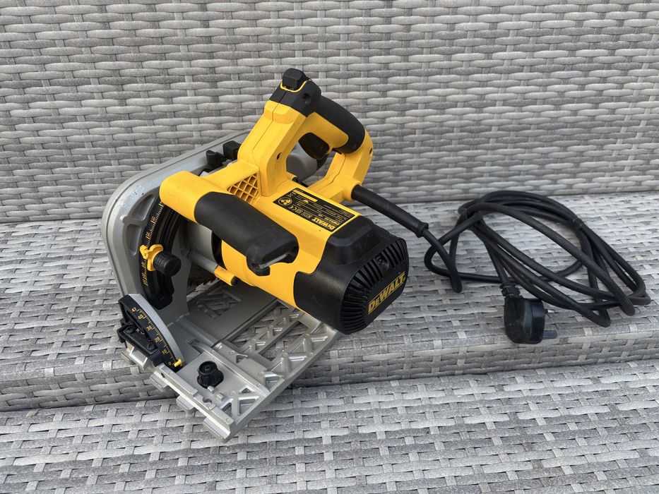 Circular dewalt DWS520 cu sina ghidaj noua makita 150cm