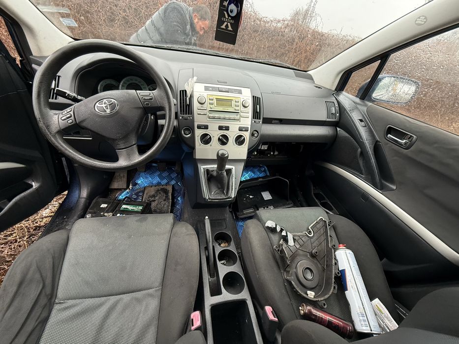 Тойота Корола Версо 2.2 d4d/ Toyota Corolla Verso на части