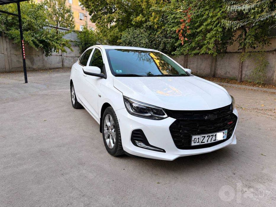Chevrolet Onix Premier 2