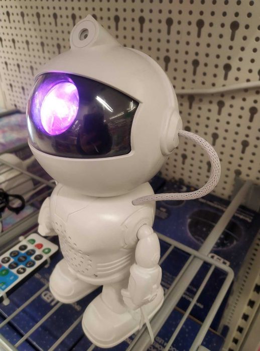 Робот нощна лампа LED прожектор и тонколона астронавт дистанц  11х8х20