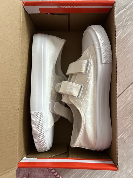 Детски бели кецове К&К