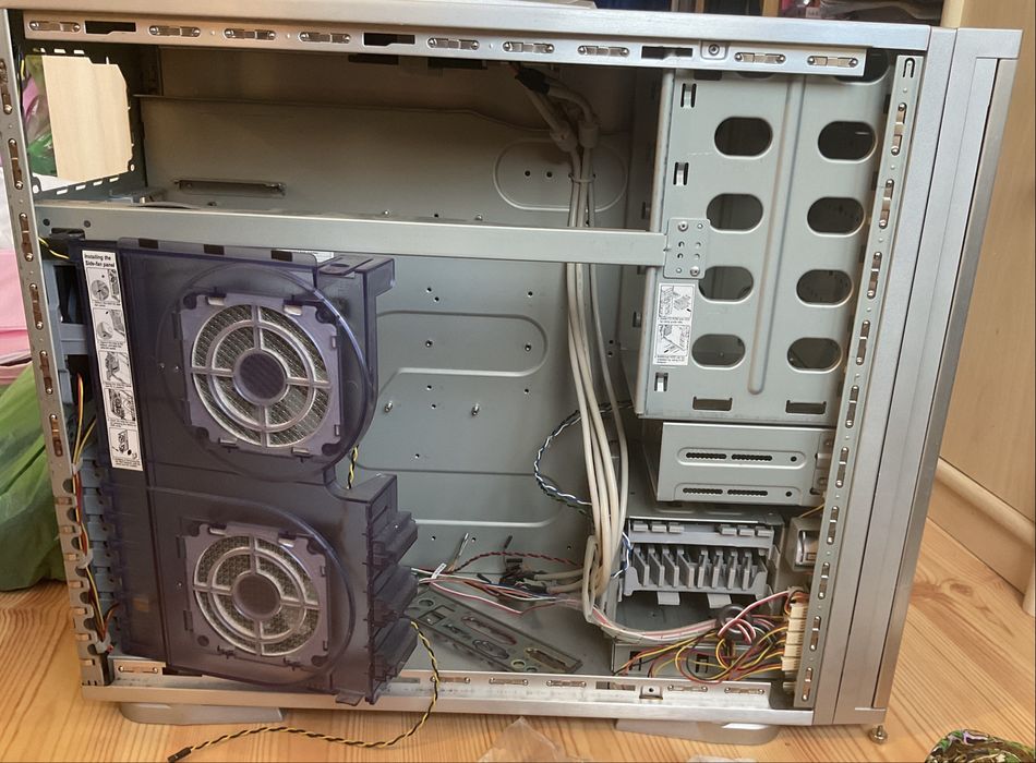 Carcasa PC Gaming Tower cu ecran lcd, nou