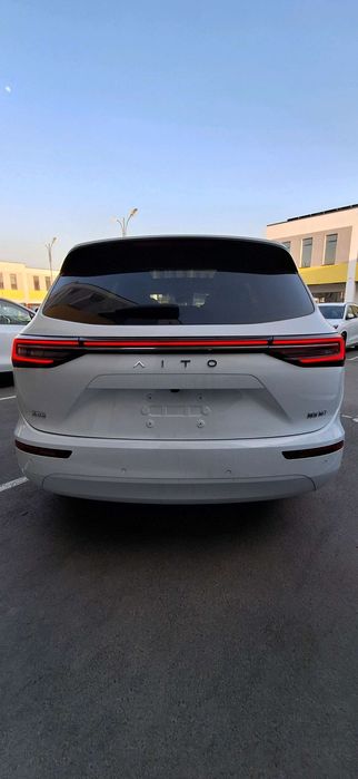 Huawei Aito M7 Hybrid