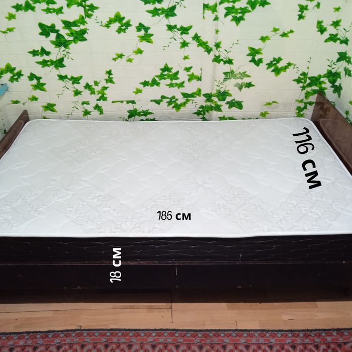 Кровать с матрасом