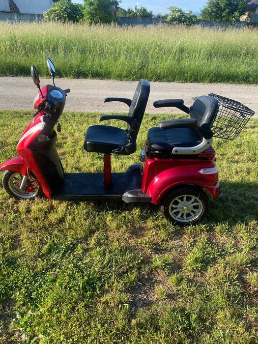 Scuter electric doua locuri pentru seniori