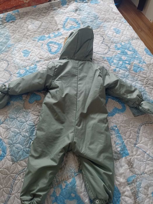 Бебешки зимен космонавт