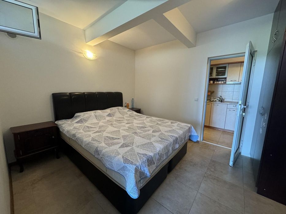 Продава се Тристаен апартамент в Бургас, Долно Езерово - 77 кв.м за 1212 €/кв.м - Снимка #3