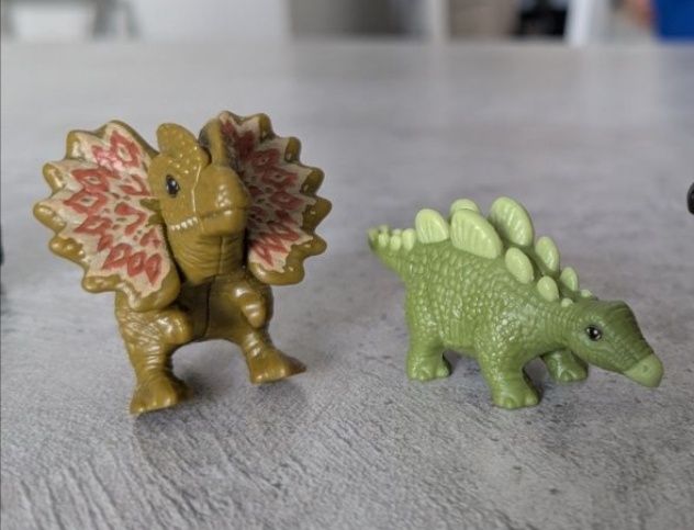 Киндер natoons  динозавры и животные