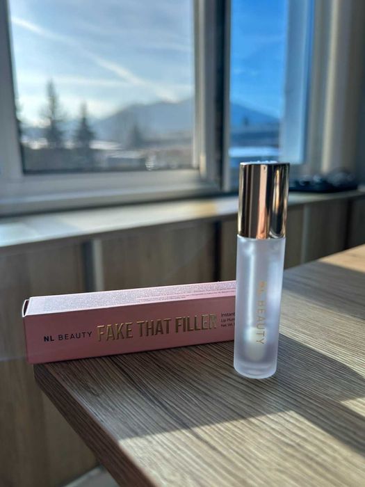 NL BEAUTY Уголемяващ гланц за устни