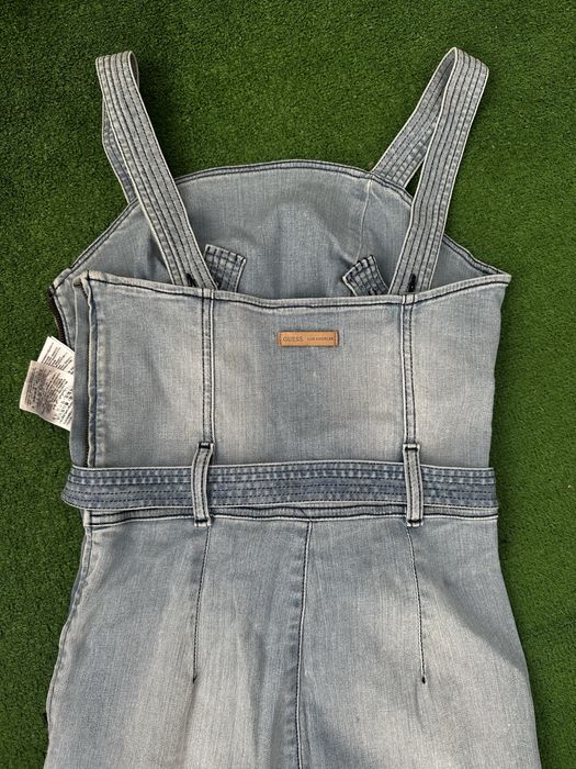 Дамски дънки и гащеризон на марката Guess