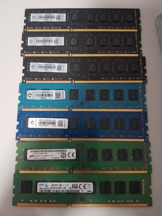 Pachet 8 Memorii 8GB DDR3 PC 8GB DDR3 Calculator