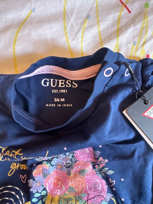 Guess-  две бебешки тениски за момиченце 3/6 м