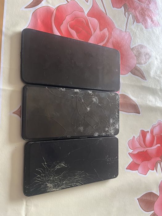 Продам нерабочие телефоны на запчасти