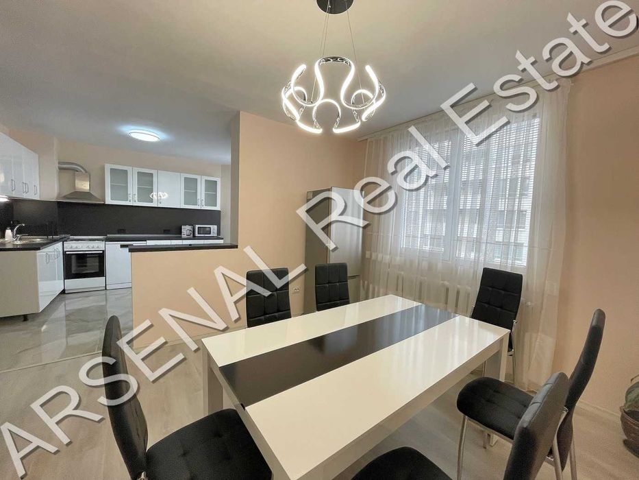 Дава се под наем Многостаен апартамент в София, Гоце Делчев - 180 кв.м за 1500 € - Снимка #3