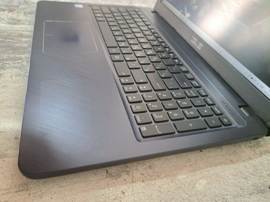 Продам ультрабук ASUS VivoBook X543U