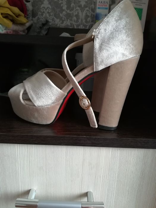 Продам туфли, босоножки